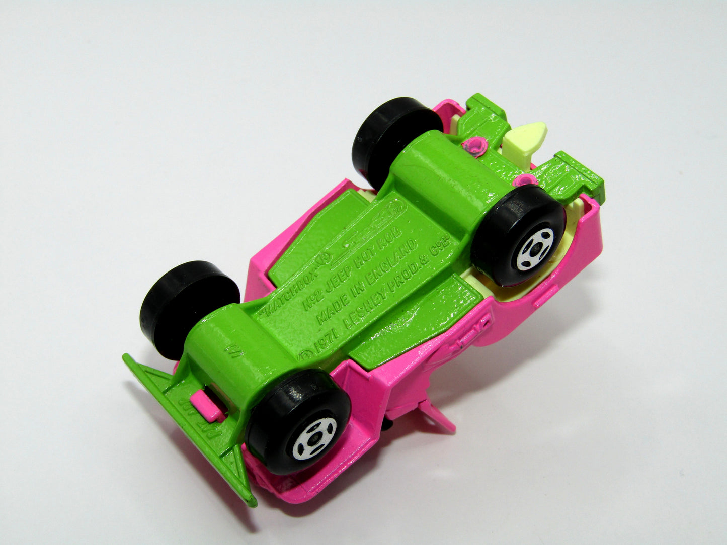Matchbox Superfast 2B Jeep Hot Rod Hot Pink Medium Green Base