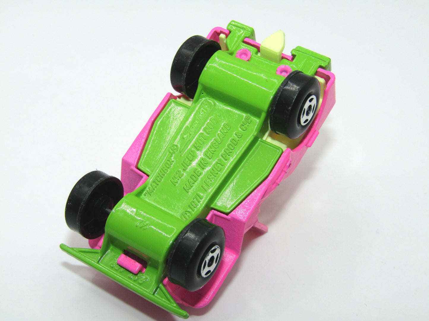 Matchbox Superfast 2B Jeep Hot Rod Hot Pink Dark Green Base