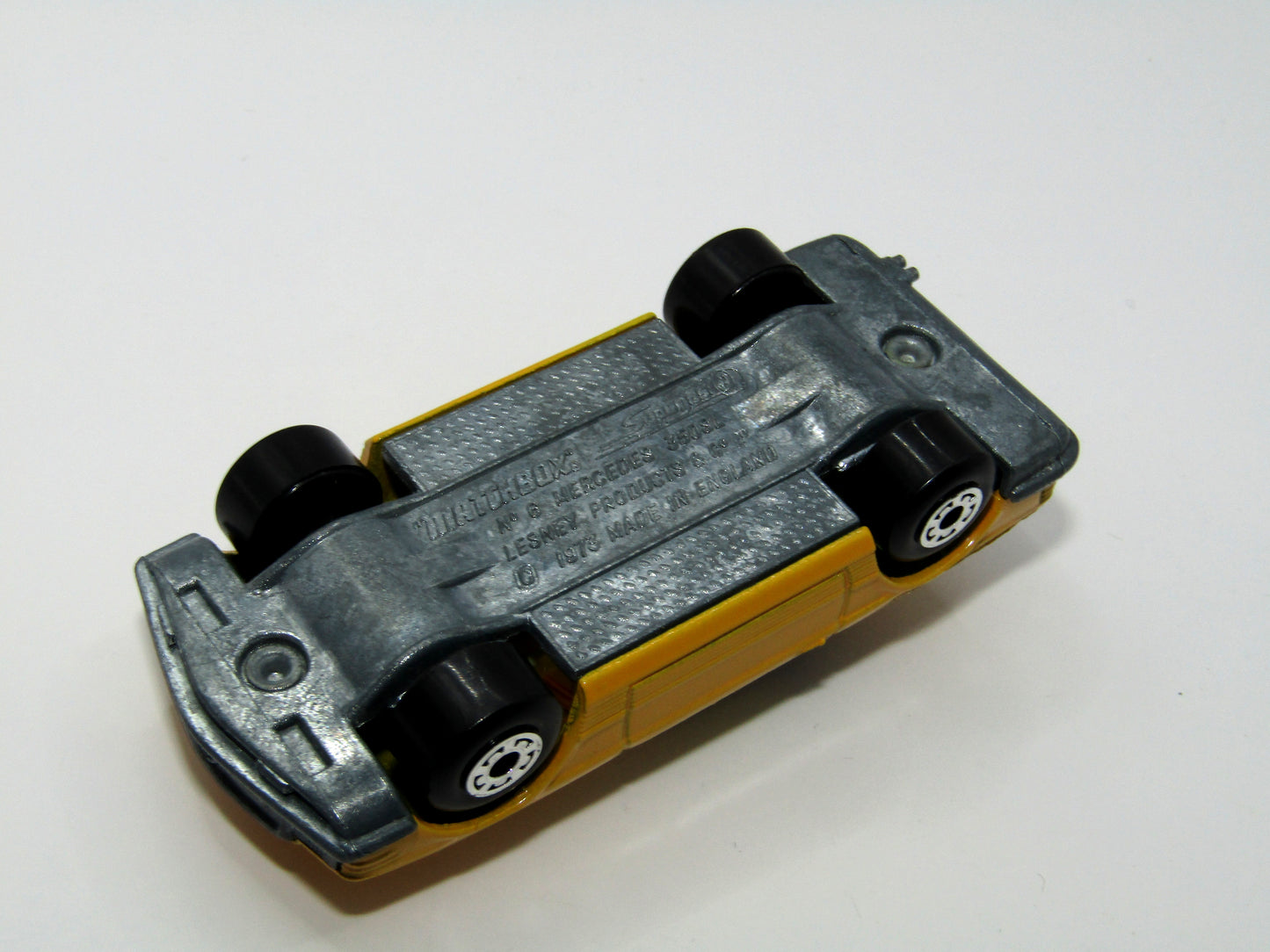 Matchbox Superfast 6B Mercedes 350SL Medium Yellow