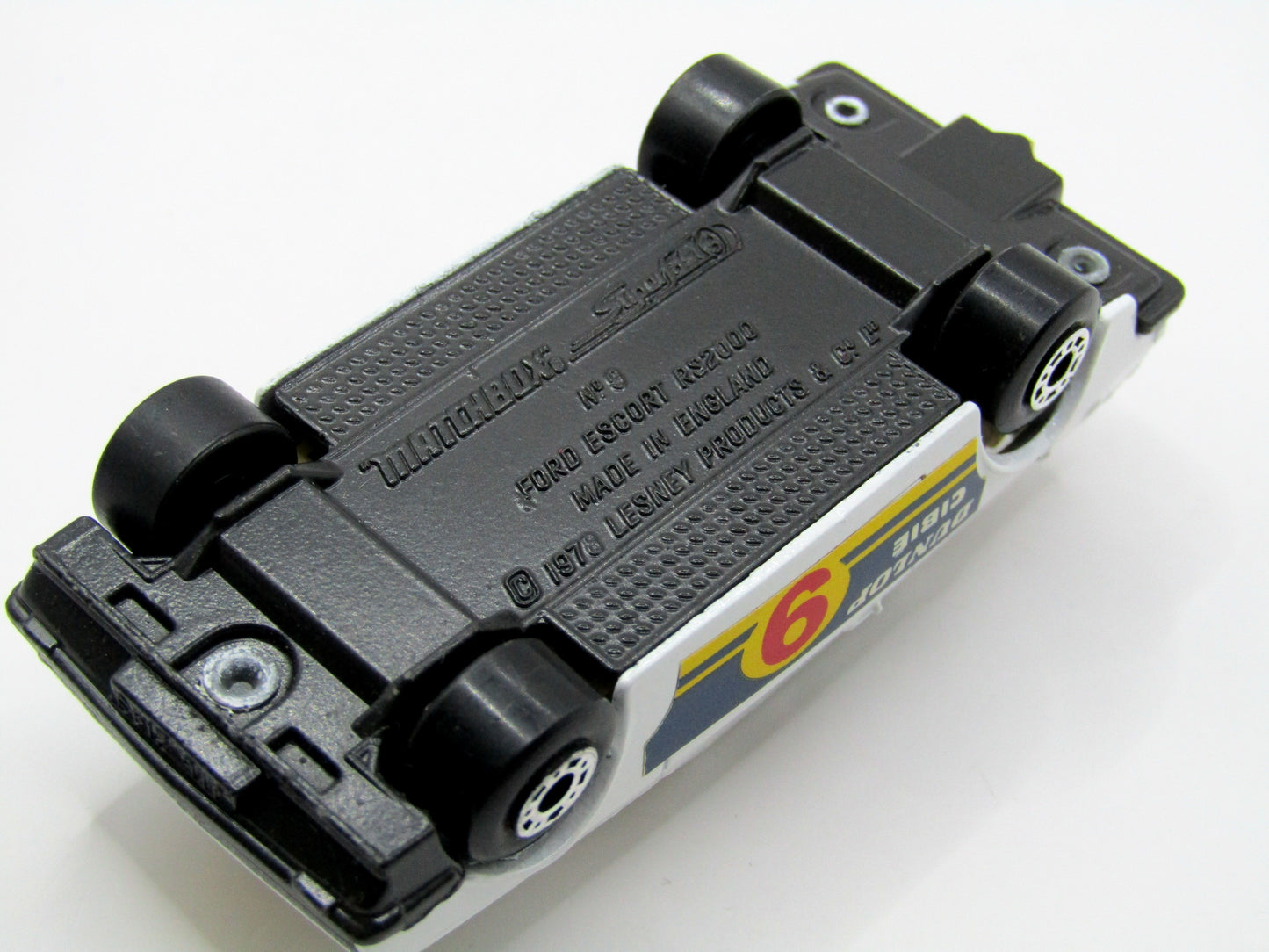 Matchbox Superfast 9C Ford Escort RS2000 GREY-BROWN Base