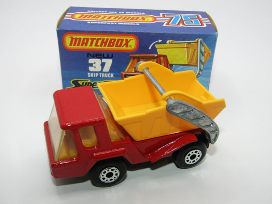 Matchbox Superfast No 37C Skip Truck Red ORANGE Interior GREY Base
