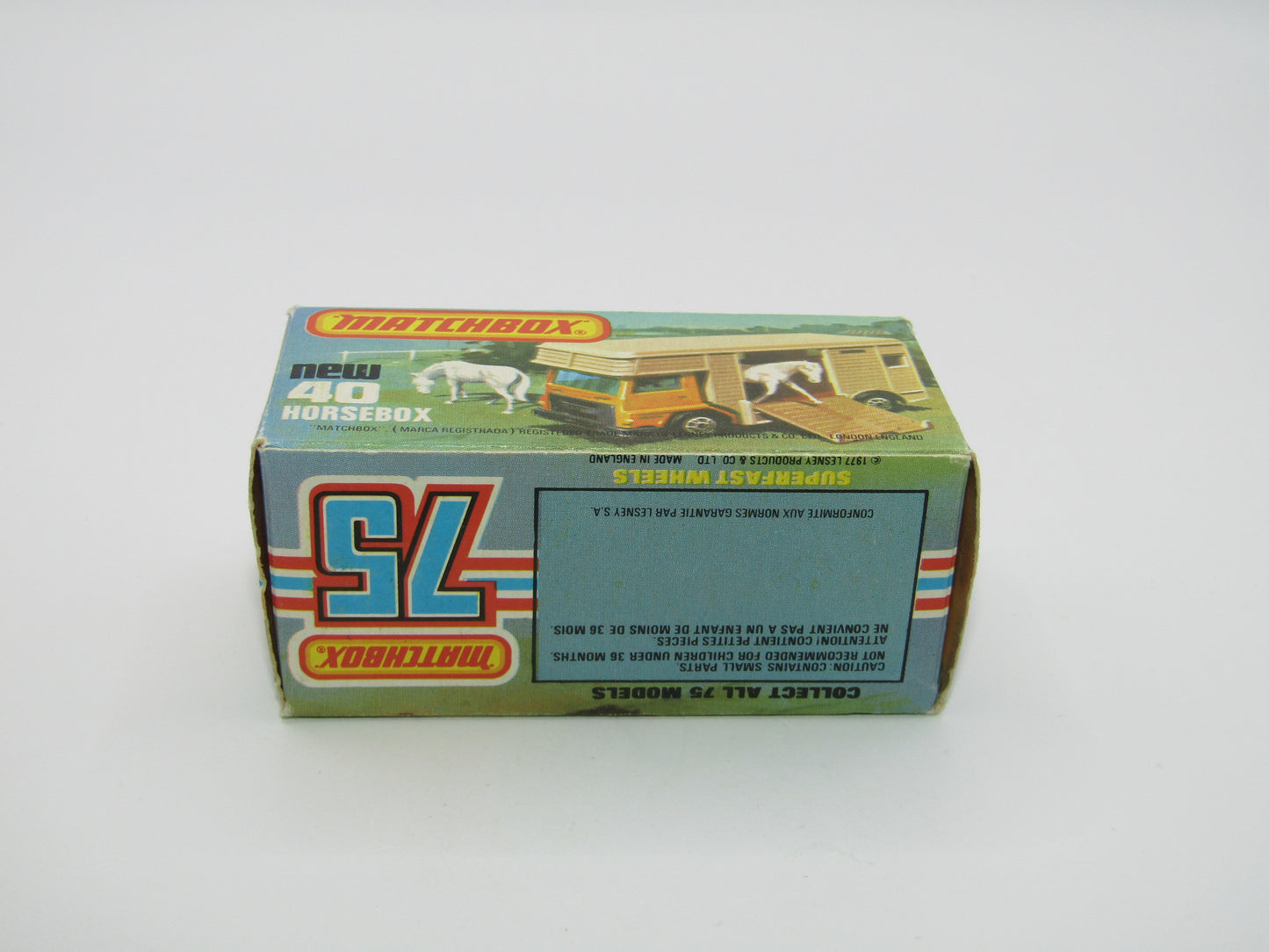 Matchbox Superfast 40B Horse Box Yellow White Door Black Base