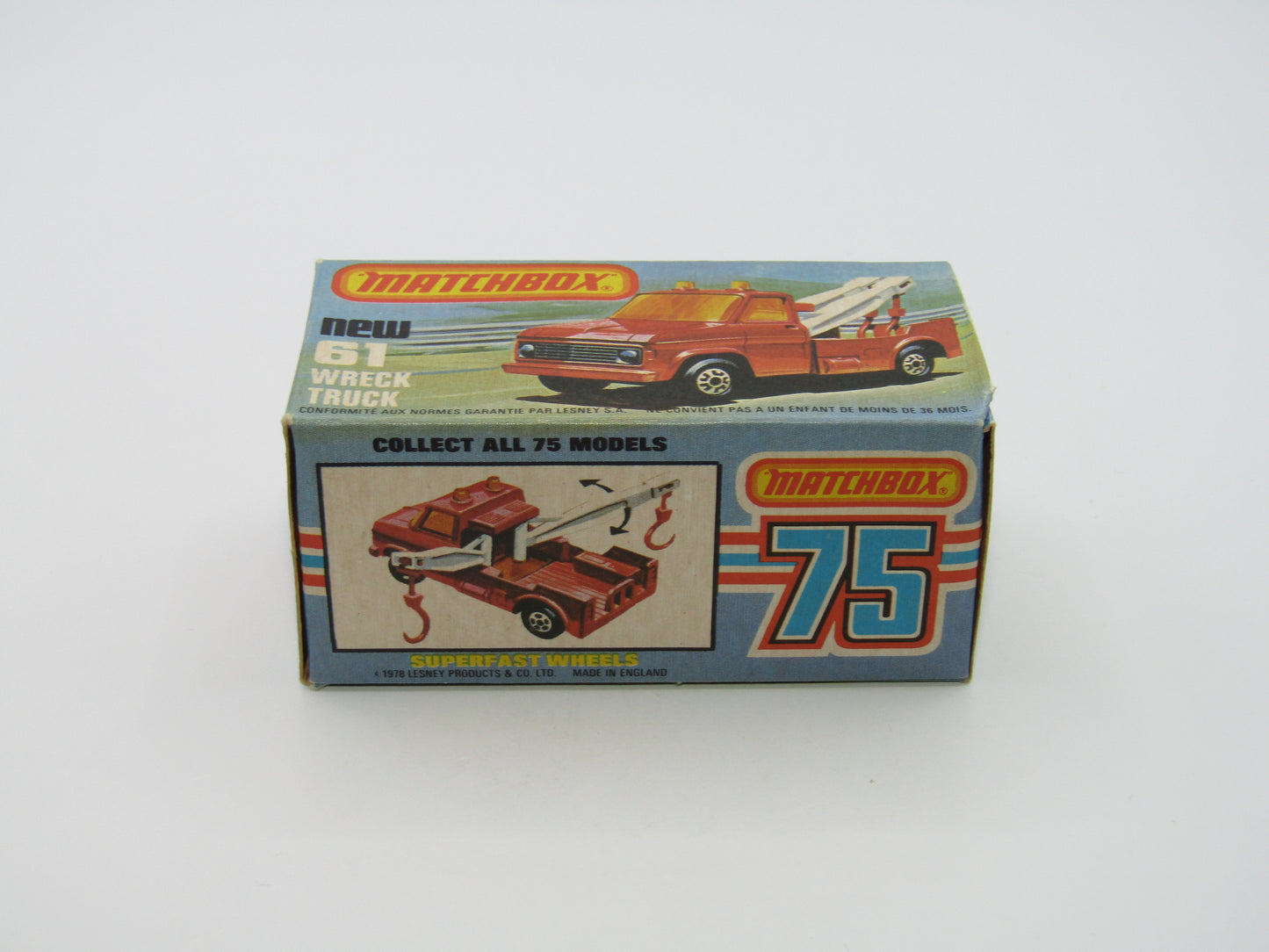 Matchbox Superfast 61B Wreck Truck Red Booms Black Hooks Satin Black Base