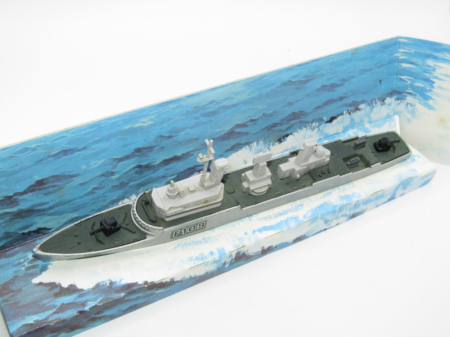 Matchbox Sea Kings K-301 Frigate Pre-Production Dark Green Deck