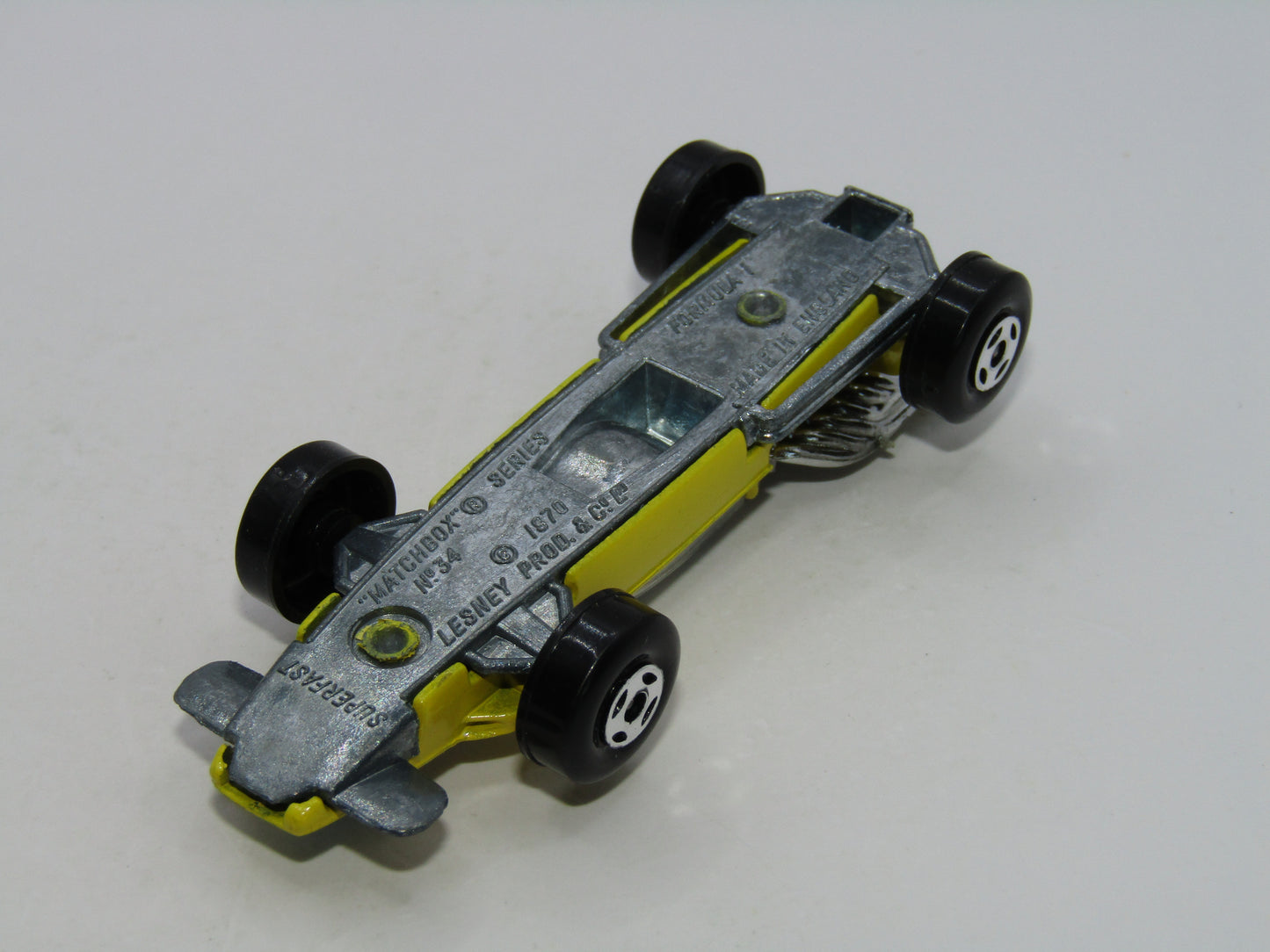 Matchbox Superfast 34A Formula 1 Racing Car 4 Spoke Narrow Wheels
