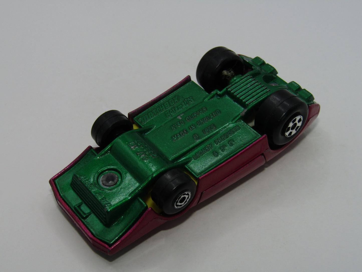 Matchbox Superfast 39A Clipper Purple CLEAR Windows White Engine Pipes