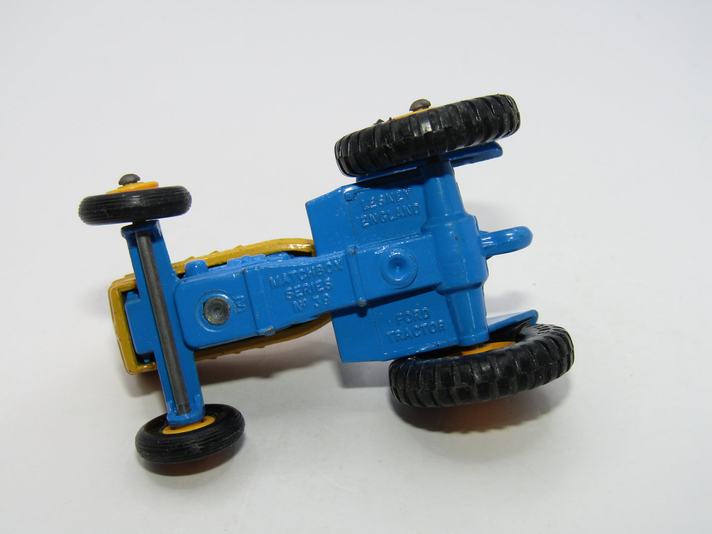 Matchbox Superfast 39A Ford Tractor Blue & Yellow Regular Wheel Crossover G Box Issue