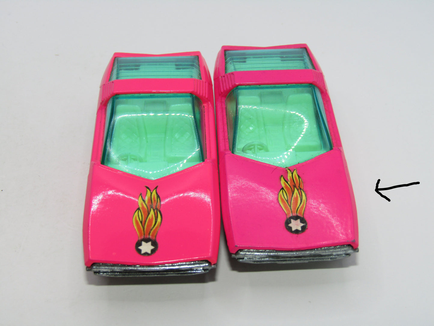 Matchbox Superfast 40A Vauxhall Guildsman Hot Pink Black Star Label