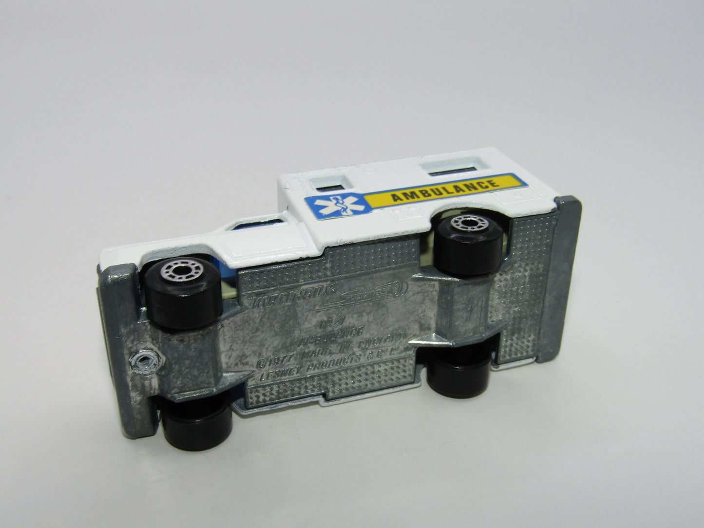 Matchbox Superfast 41C Ambulance Blue & Yellow Labels Grey Interior
