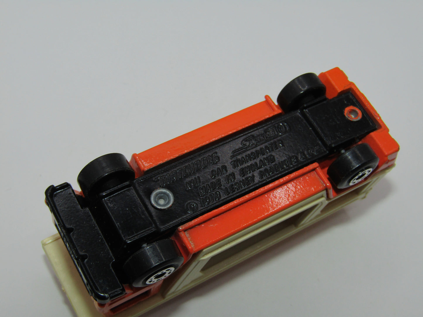 Matchbox Superfast 11C Car Transporter Orange GLOSS BLACK Base