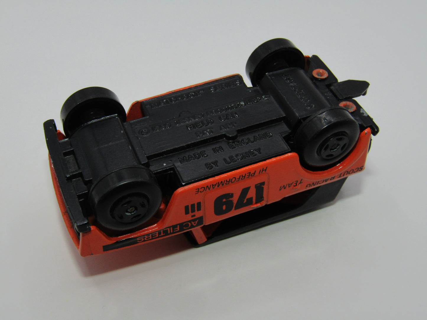 Matchbox Superfast 18A Field Car Scout Racing BLACK Wheel Hubs