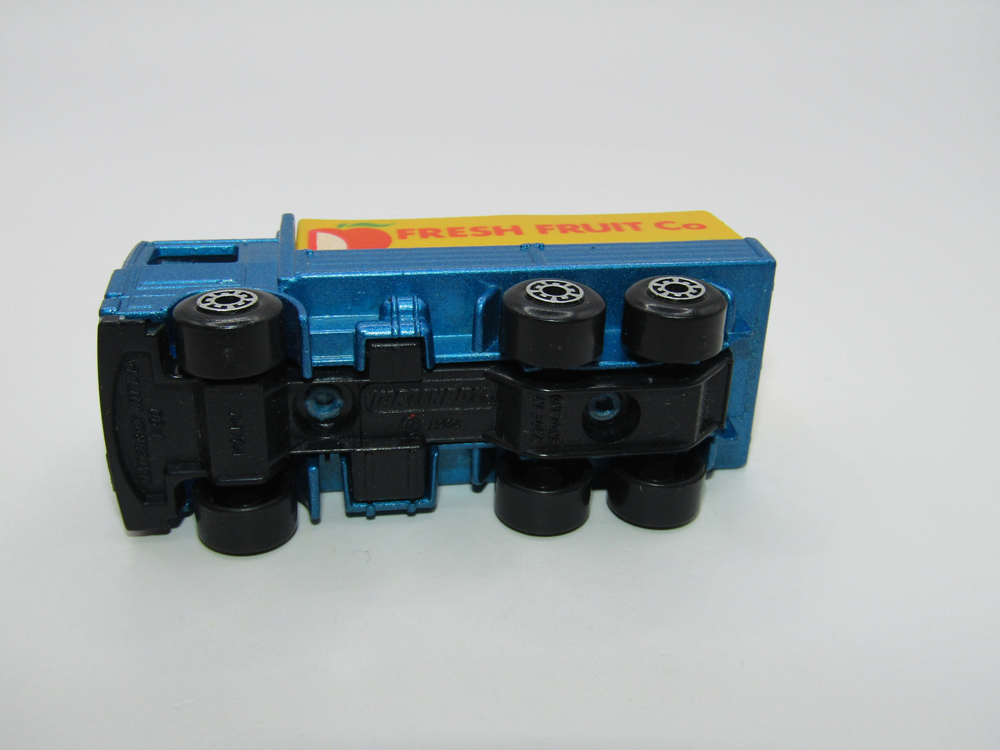 Matchbox Superfast 26F Volvo Tilt Truck England Base