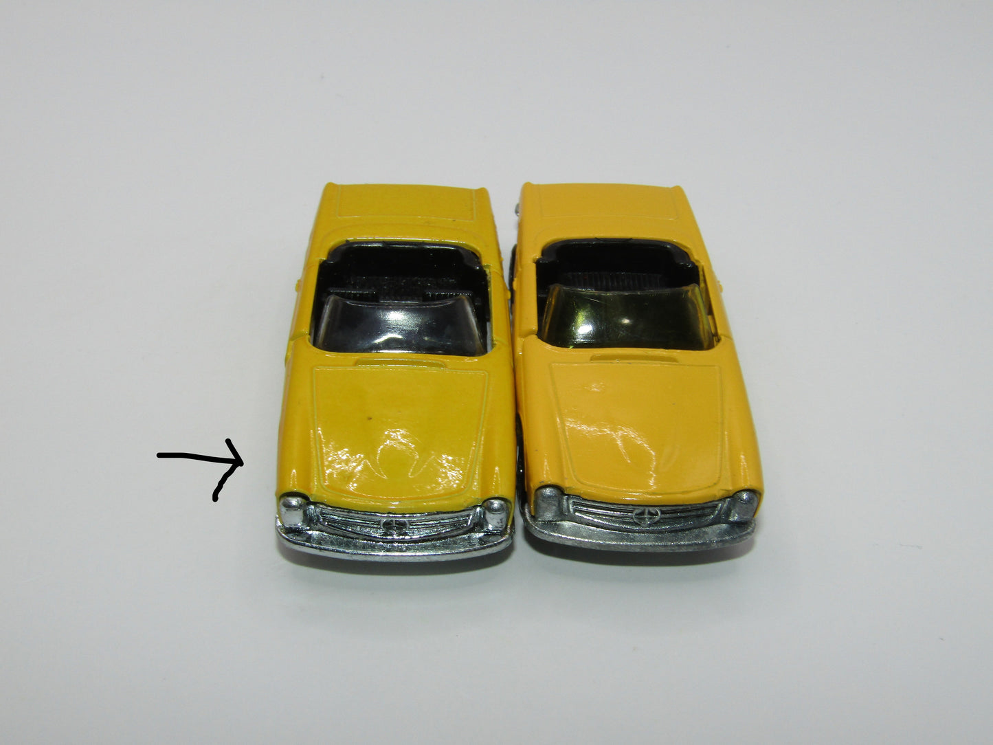 Matchbox Superfast 27A Mercedes 230SL LIGHT YELLOW AMBER Windows