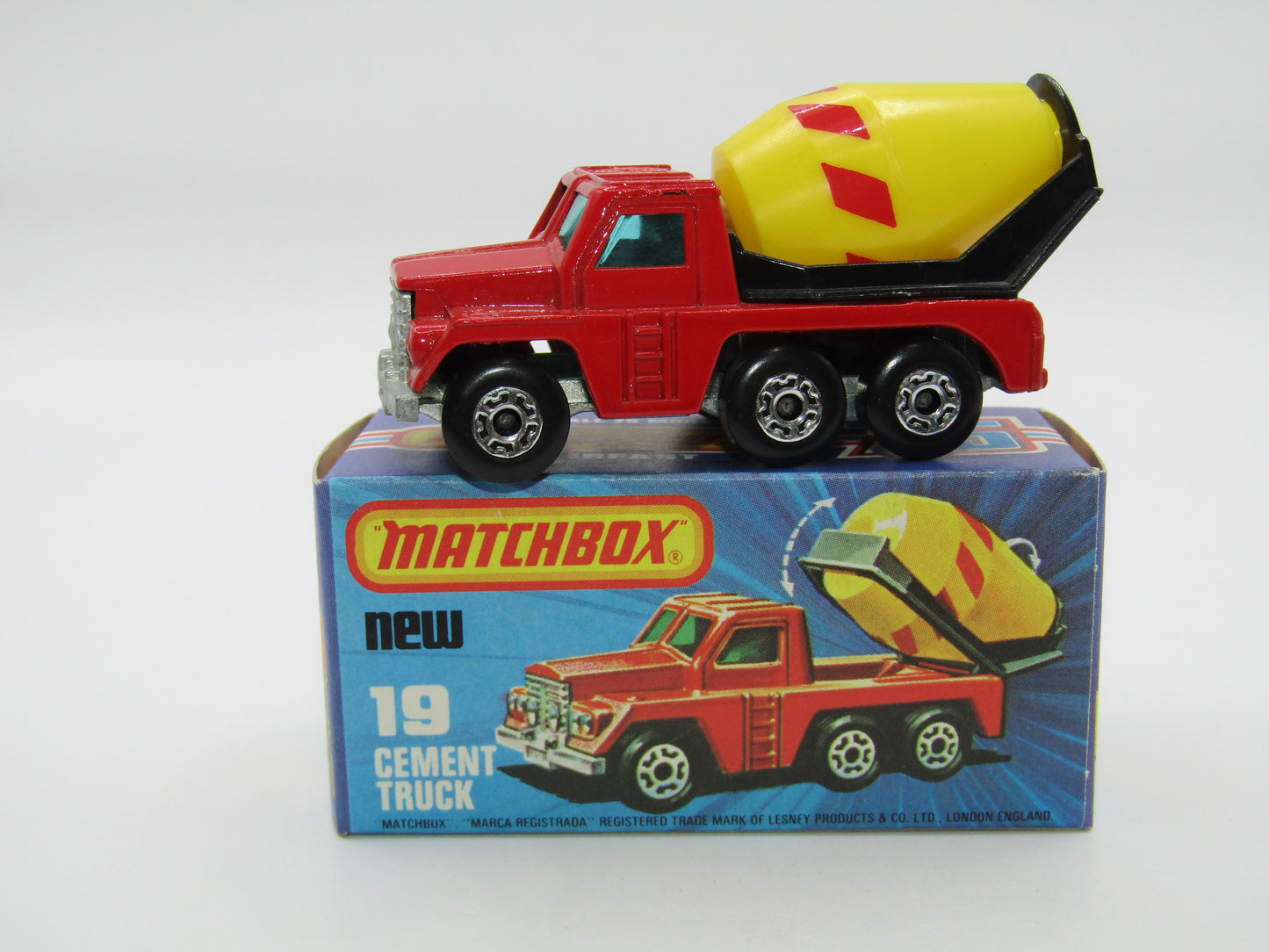 Matchbox Superfast No 19C Cement Truck - SILVER PAINTED Base