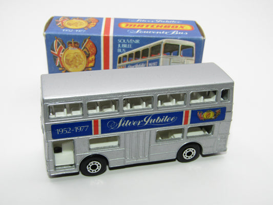 Matchbox Superfast No 17B The Londoner, Silver Jubilee, WHITE INTERIOR, Dot Dash Wheels