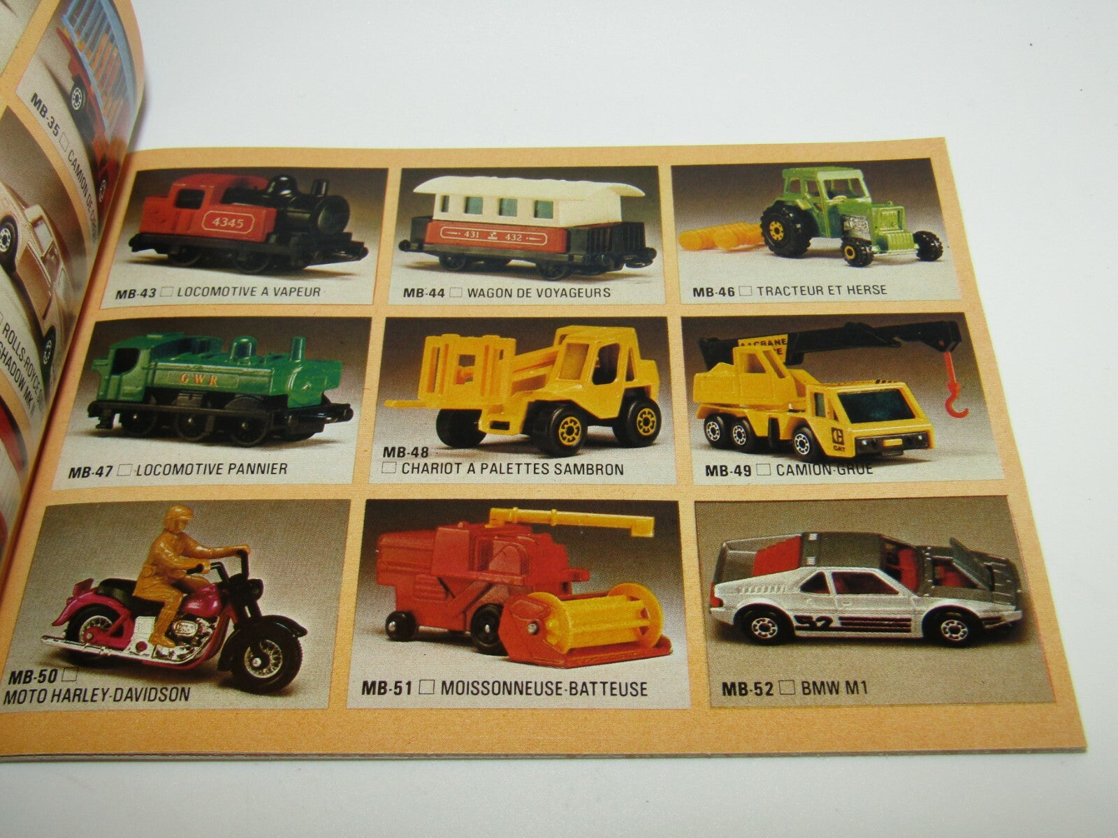 Matchbox Superfast 1982/83 Catalogue FRENCH Edition - No Graffiti Mint RARE
