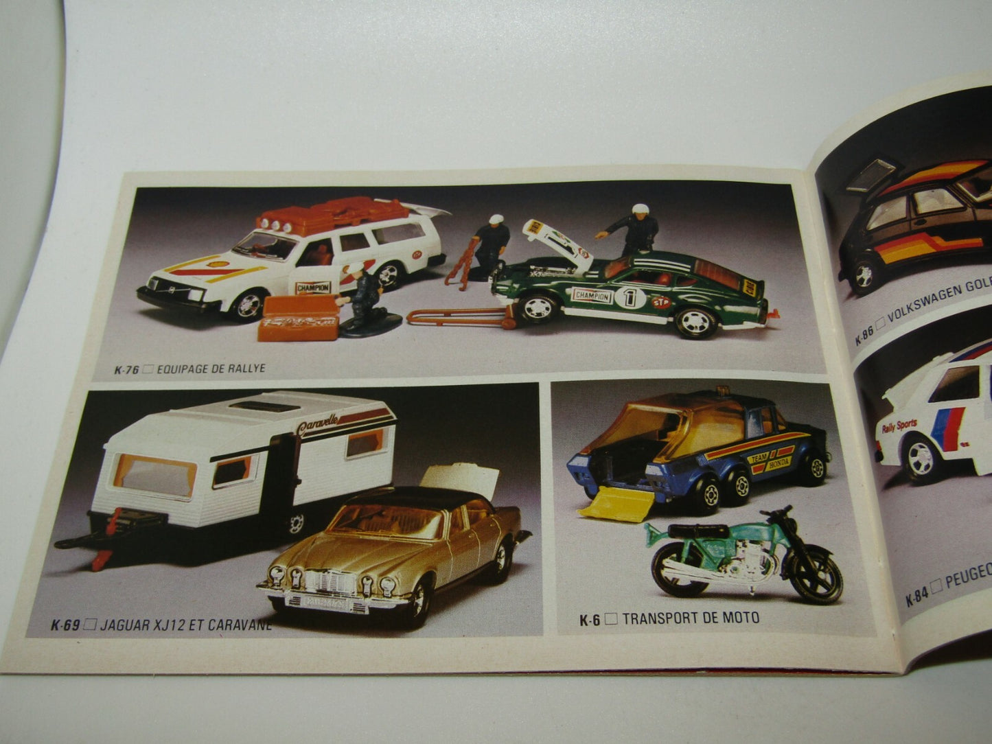 Matchbox Superfast 1982/83 Catalogue FRENCH Edition - No Graffiti Mint RARE