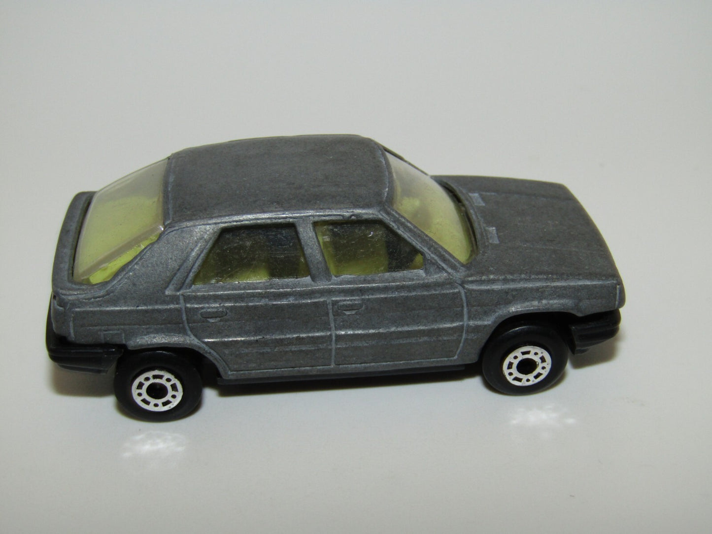 Matchbox Superfast Bulgaria Bare Metal Body No 33 Renault 11 UB