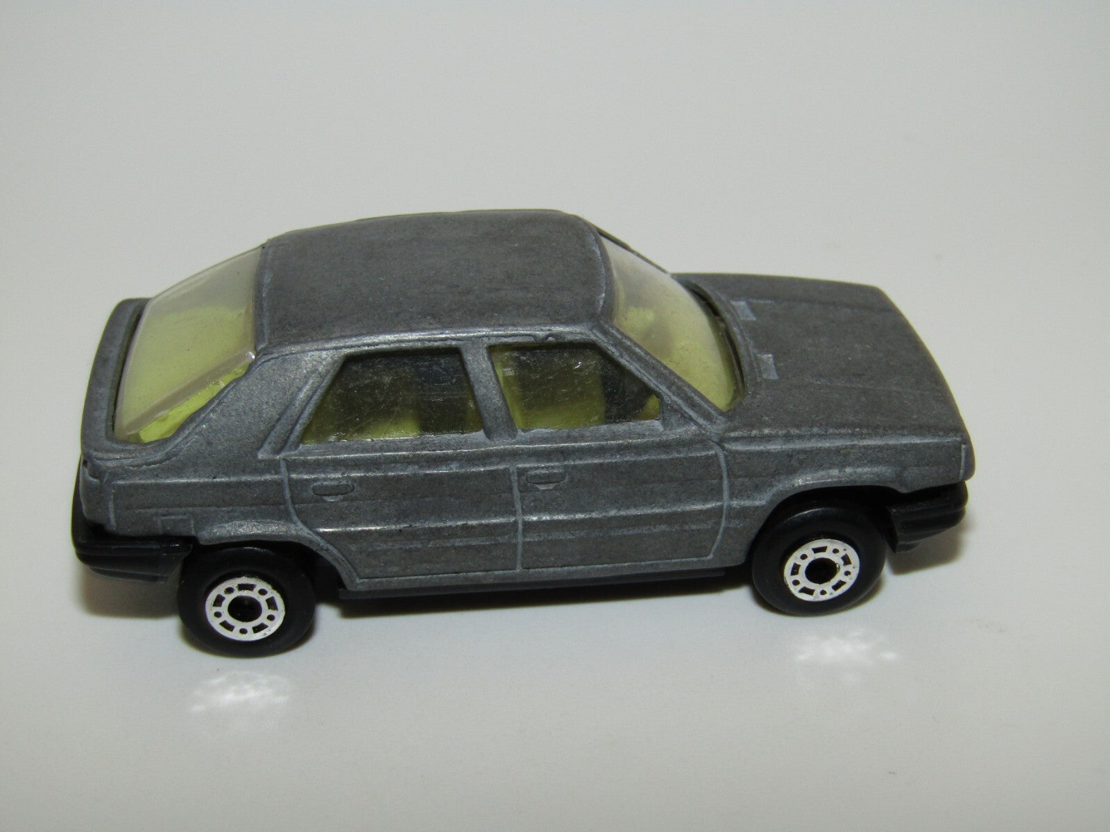 Matchbox Superfast Bulgaria Bare Metal Body No 33 Renault 11 UB