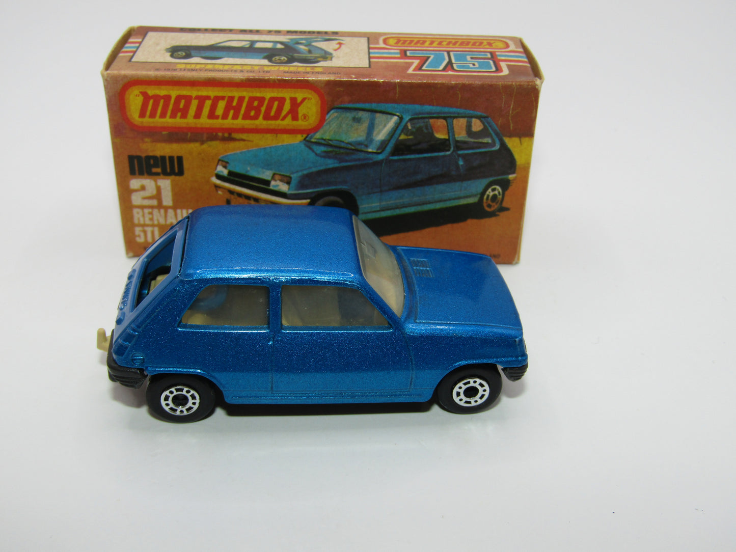 Matchbox Superfast No 21C Renault 5TL Blue SATIN GREY Base