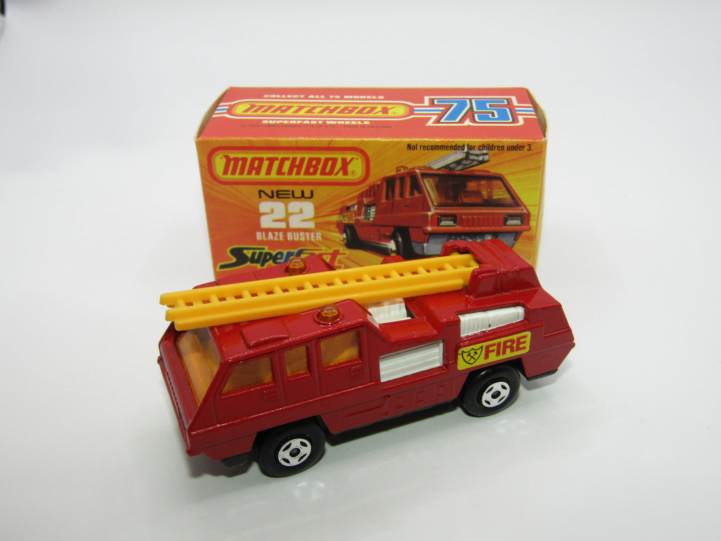 Matchbox Superfast No 22C Blaze Buster WHITE Interior 4 SPOKE Wheels