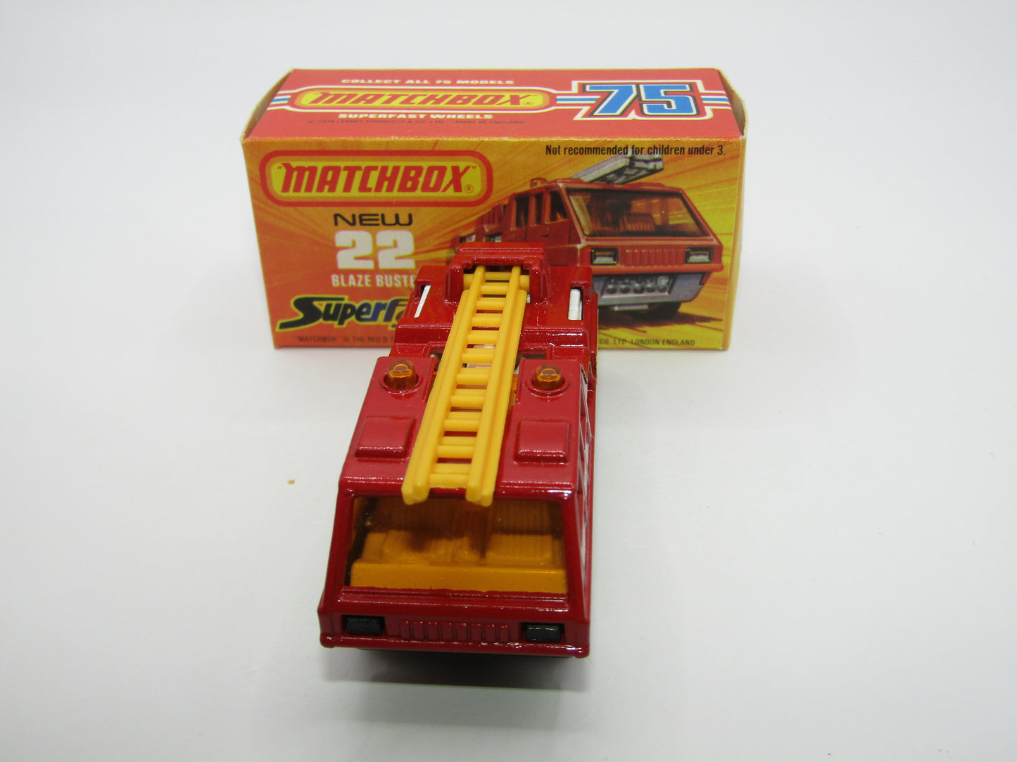 Matchbox Superfast No 22C Blaze Buster WHITE Interior 4 SPOKE Wheels