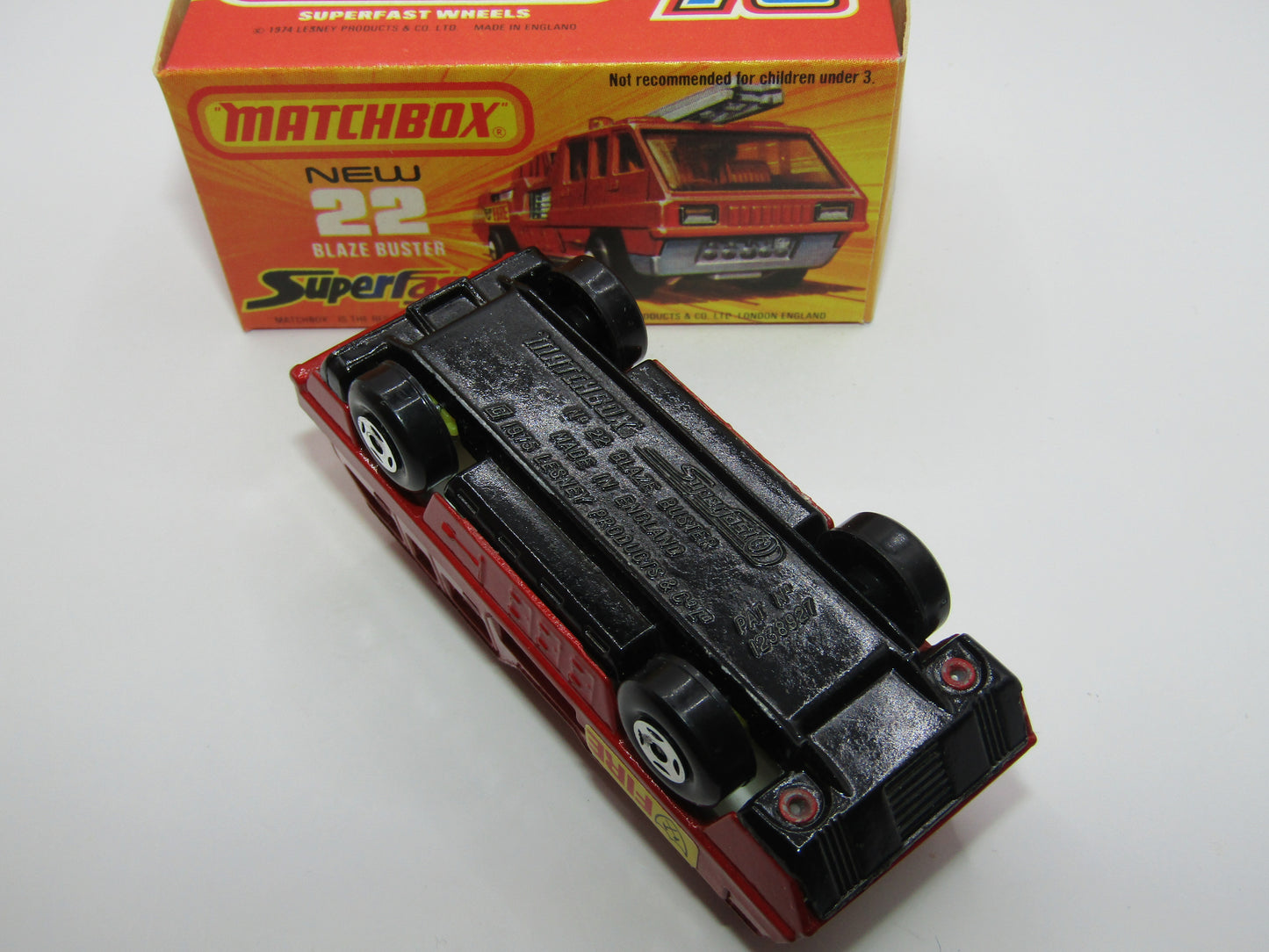 Matchbox Superfast No 22C Blaze Buster WHITE Interior 4 SPOKE Wheels