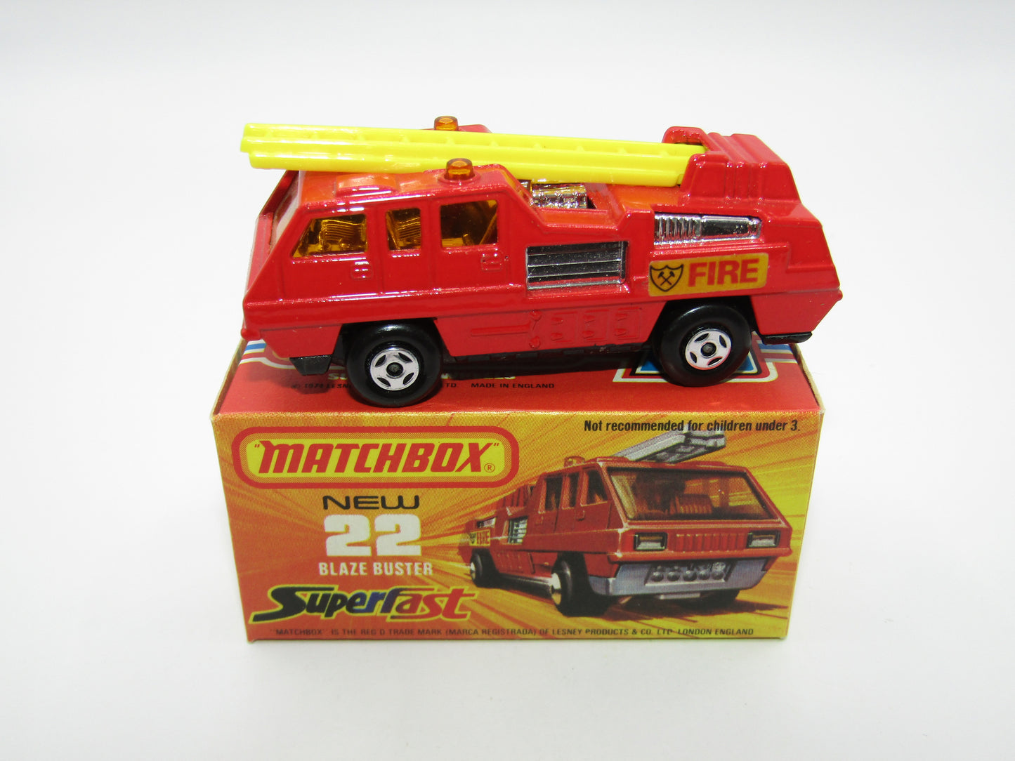 Matchbox Superfast No 22C Blaze Buster Chrome Interior 4 SPOKE Wheels