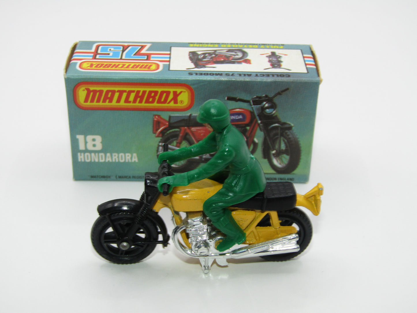 Matchbox Superfast No 18B Hondarora Motorcycle, Yellow, GREEN Rider