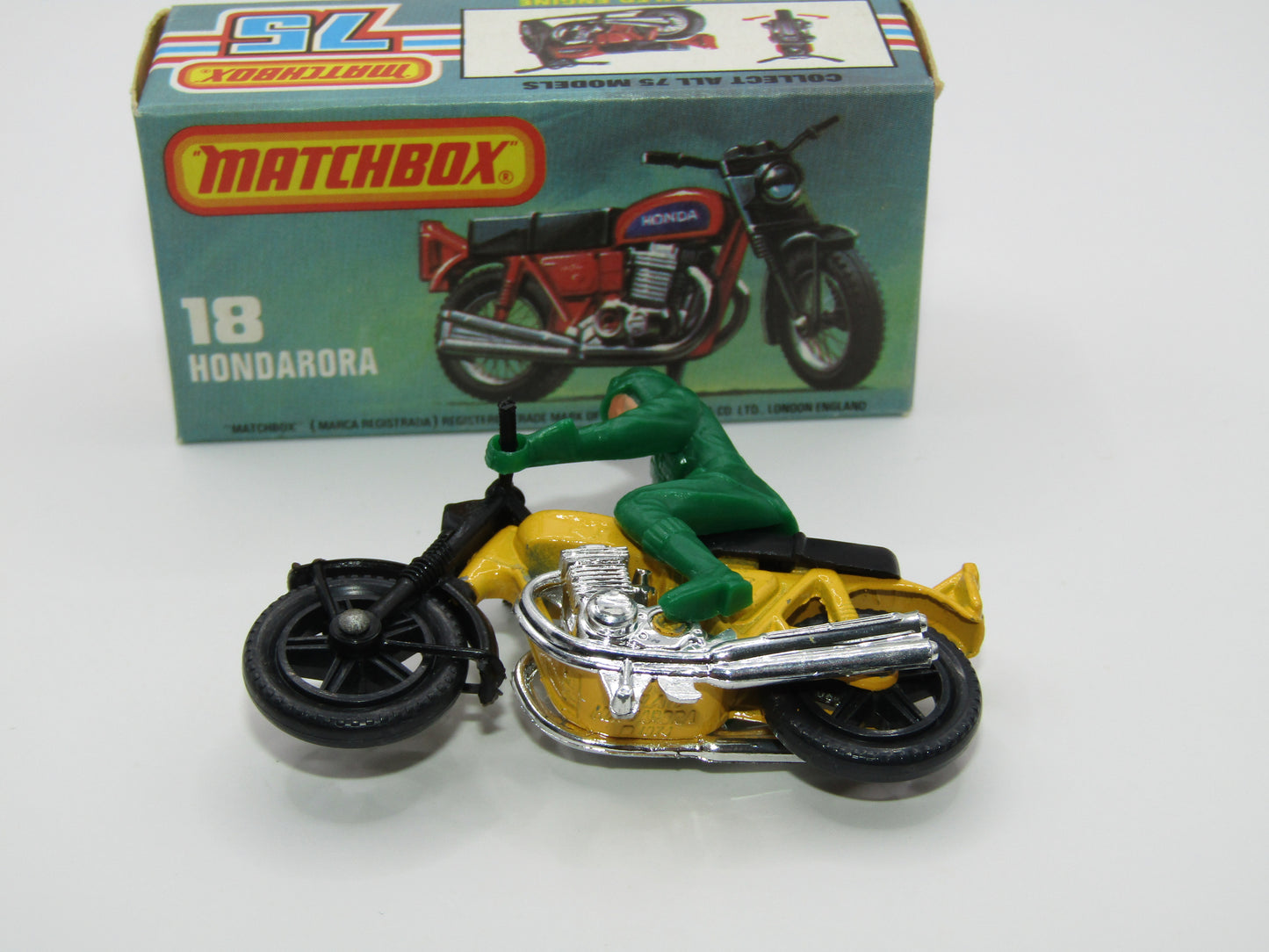 Matchbox Superfast No 18B Hondarora Motorcycle, Yellow, GREEN Rider