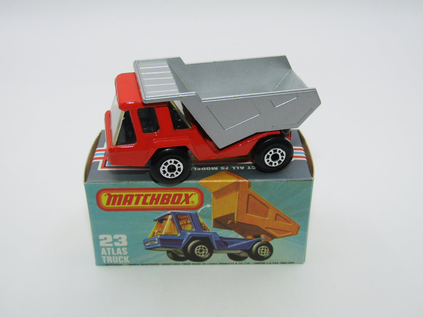 Matchbox Superfast No 23B Atlas Dump Truck Red BLACK Interior