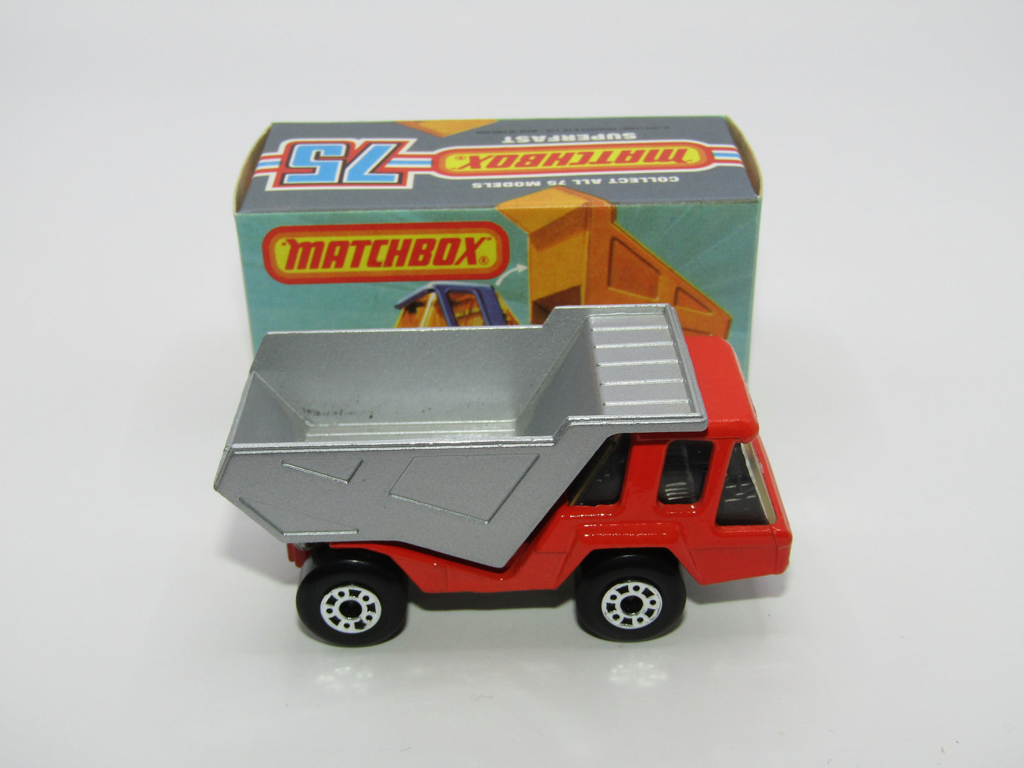 Matchbox Superfast No 23B Atlas Dump Truck Red BLACK Interior