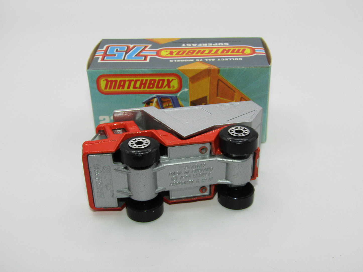 Matchbox Superfast No 23B Atlas Dump Truck Red BLACK Interior