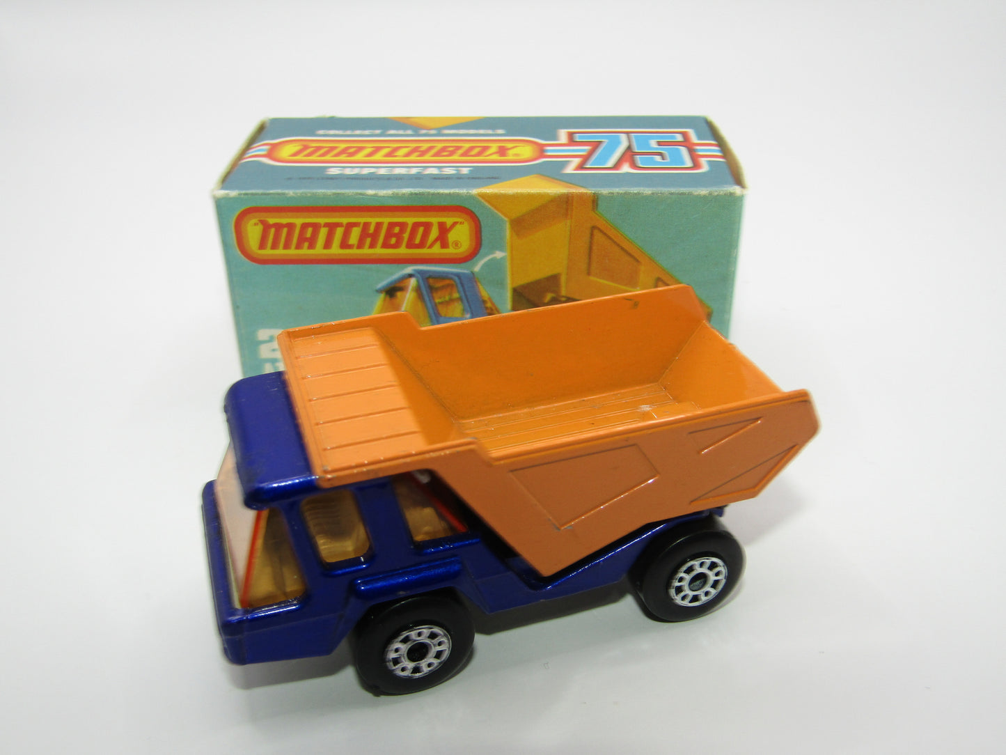 Matchbox Superfast No 23B Atlas Dump Truck AMB Win Dot Dash Silver Base