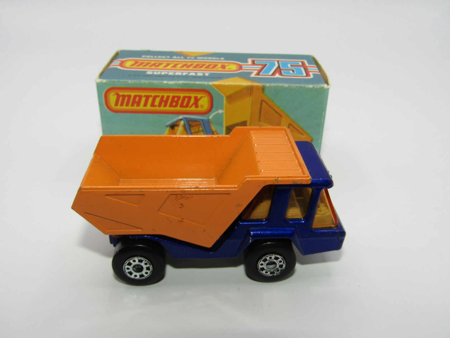 Matchbox Superfast No 23B Atlas Dump Truck AMB Win Dot Dash Silver Base