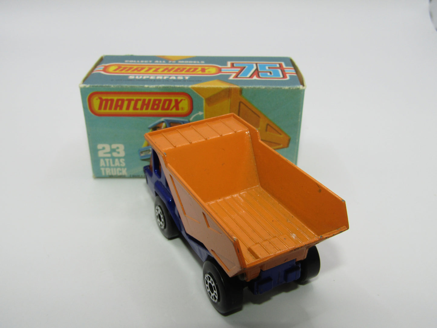 Matchbox Superfast No 23B Atlas Dump Truck AMB Win Dot Dash Silver Base