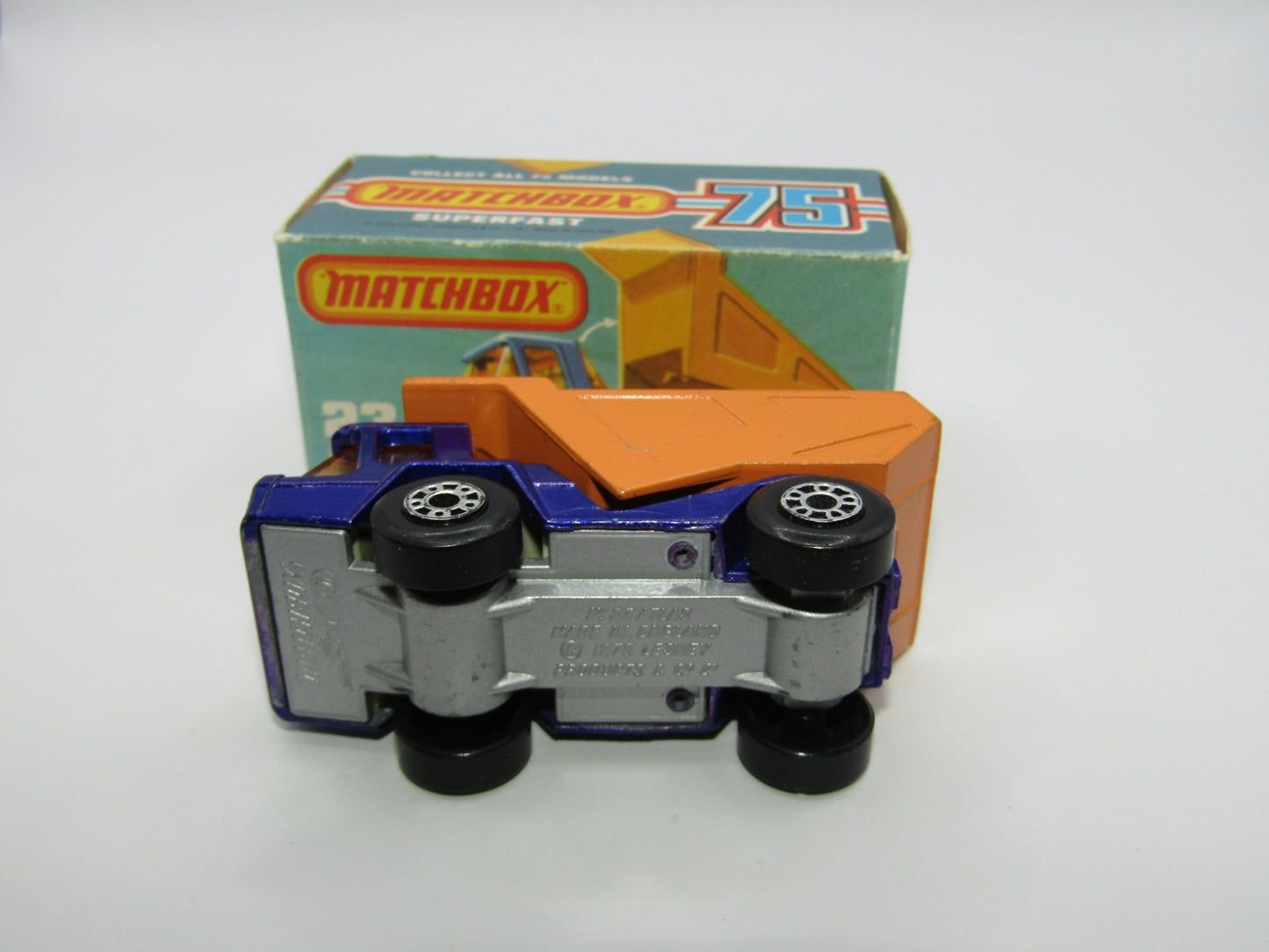 Matchbox Superfast No 23B Atlas Dump Truck AMB Win Dot Dash Silver Base