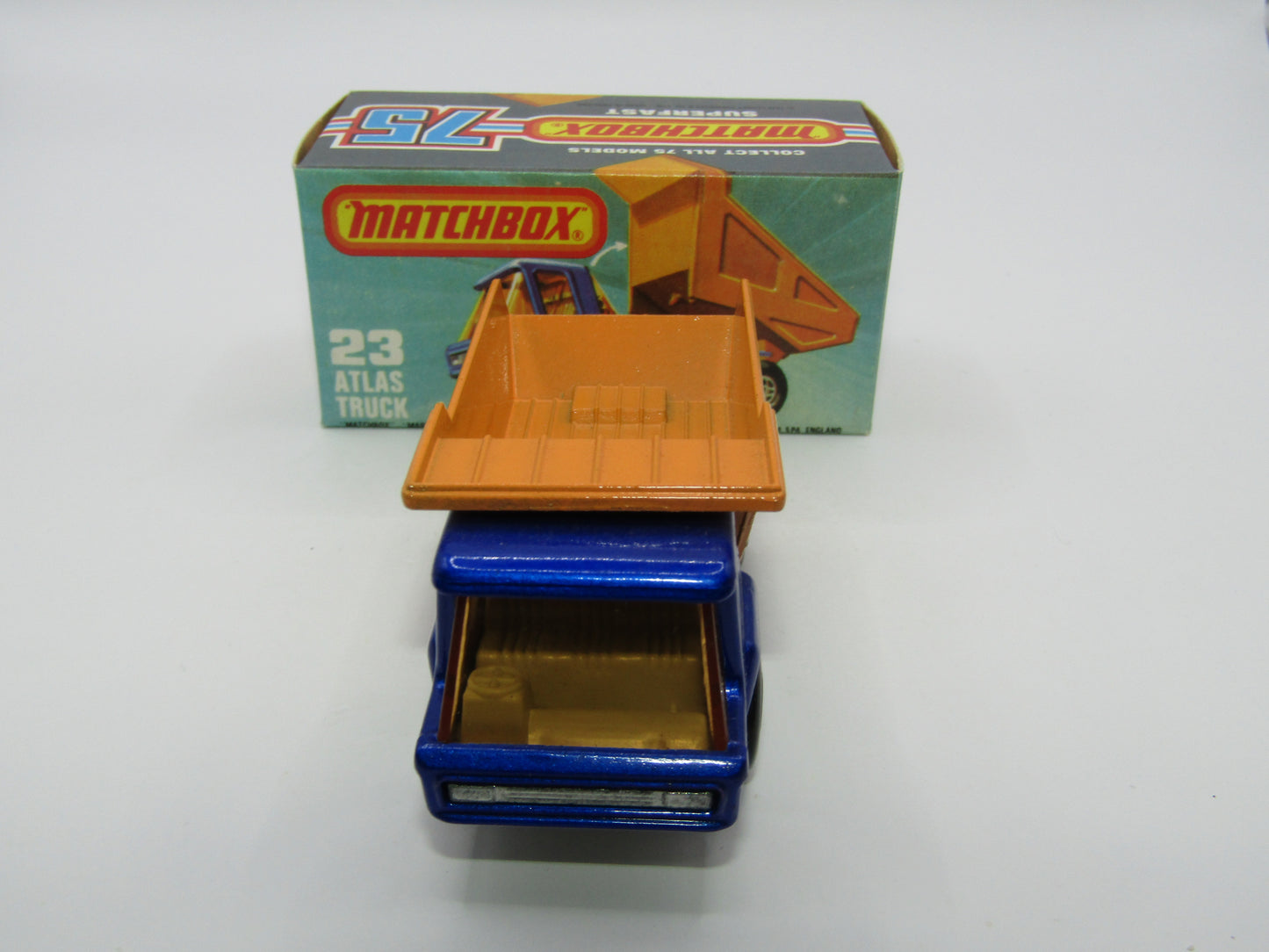 Matchbox Superfast No 23B Atlas Dump Truck AMB Win Dot Dash UNP Base