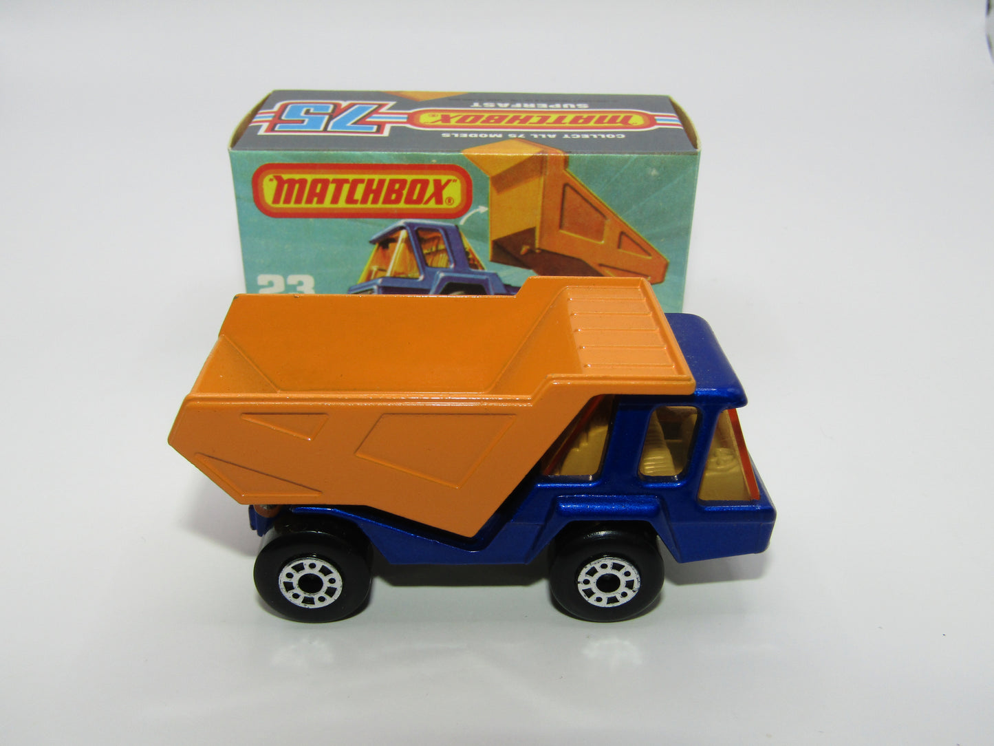 Matchbox Superfast No 23B Atlas Dump Truck AMB Win Dot Dash UNP Base
