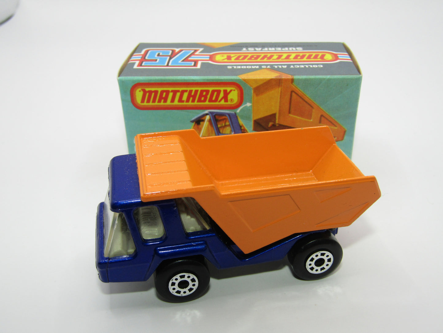 Matchbox Superfast No 23B Atlas Dump Truck Dot Dash Wheels Silver Base