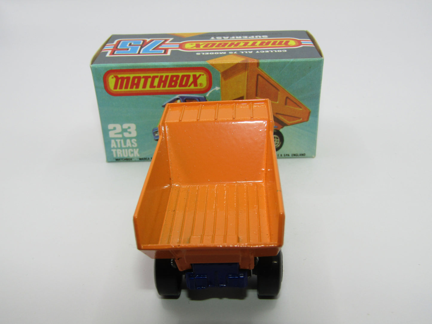 Matchbox Superfast No 23B Atlas Dump Truck Dot Dash Wheels Silver Base