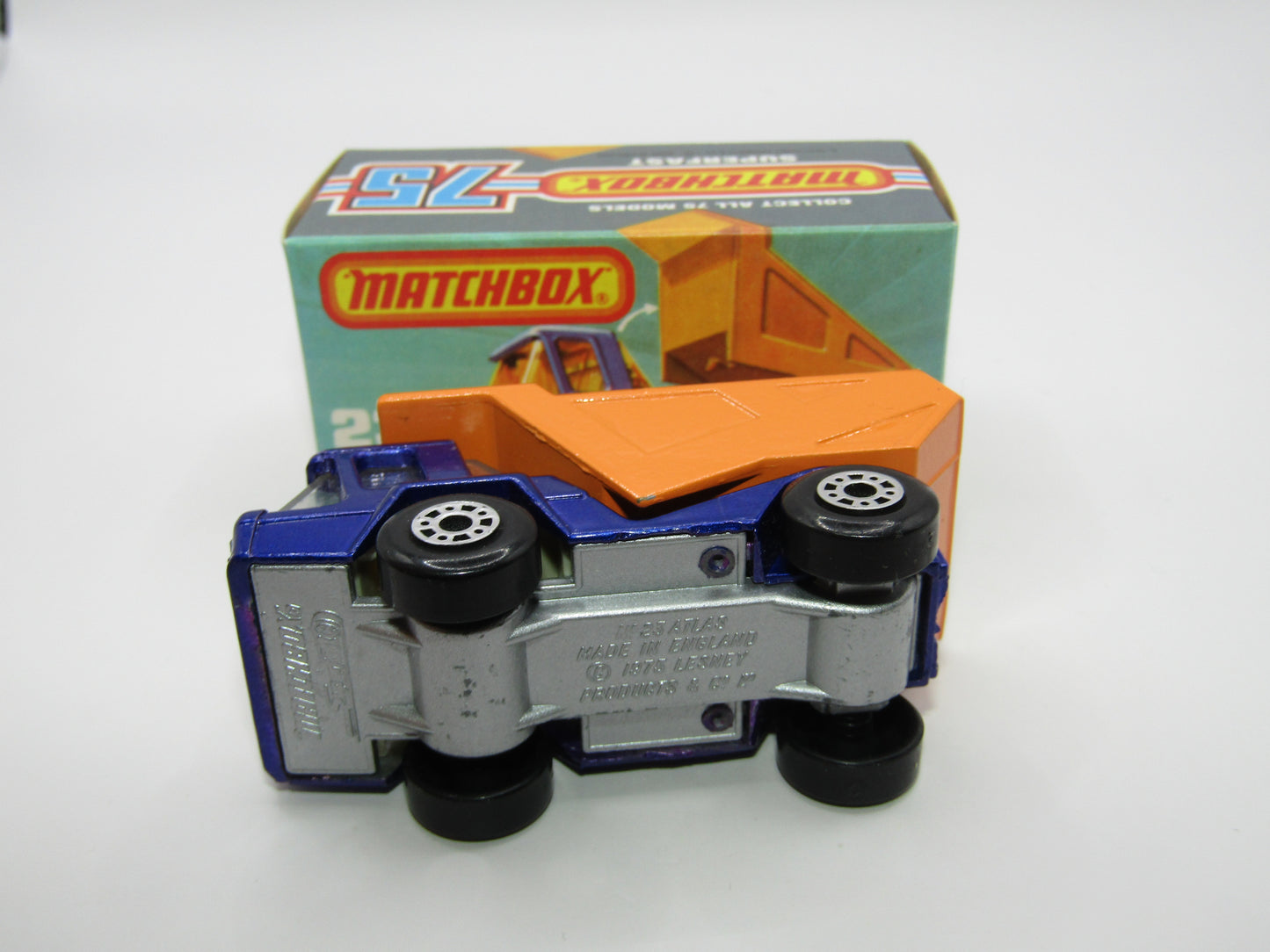 Matchbox Superfast No 23B Atlas Dump Truck Dot Dash Wheels Silver Base