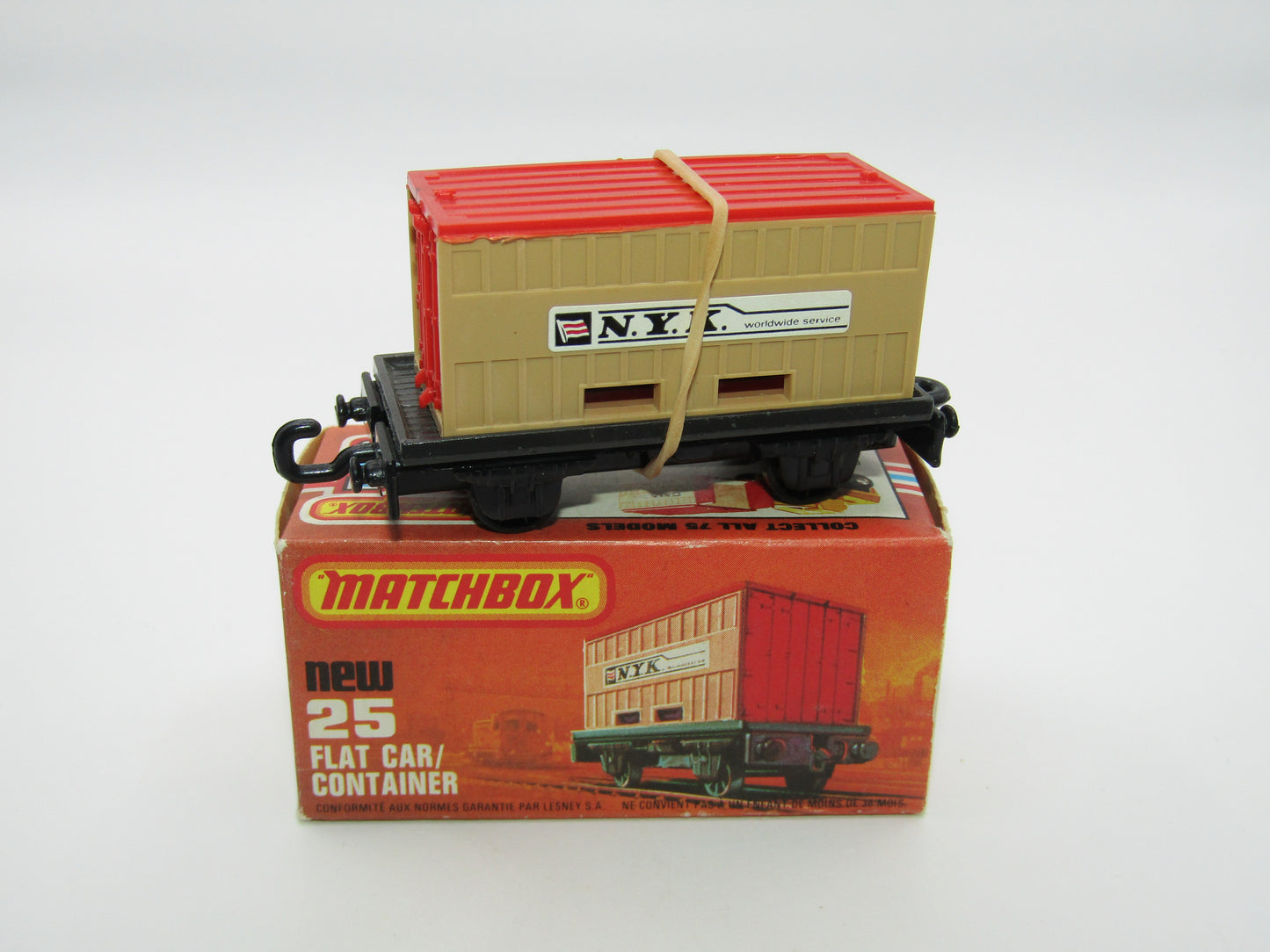 Matchbox Superfast No 25C Flat Car Container NYK CARAMEL Container