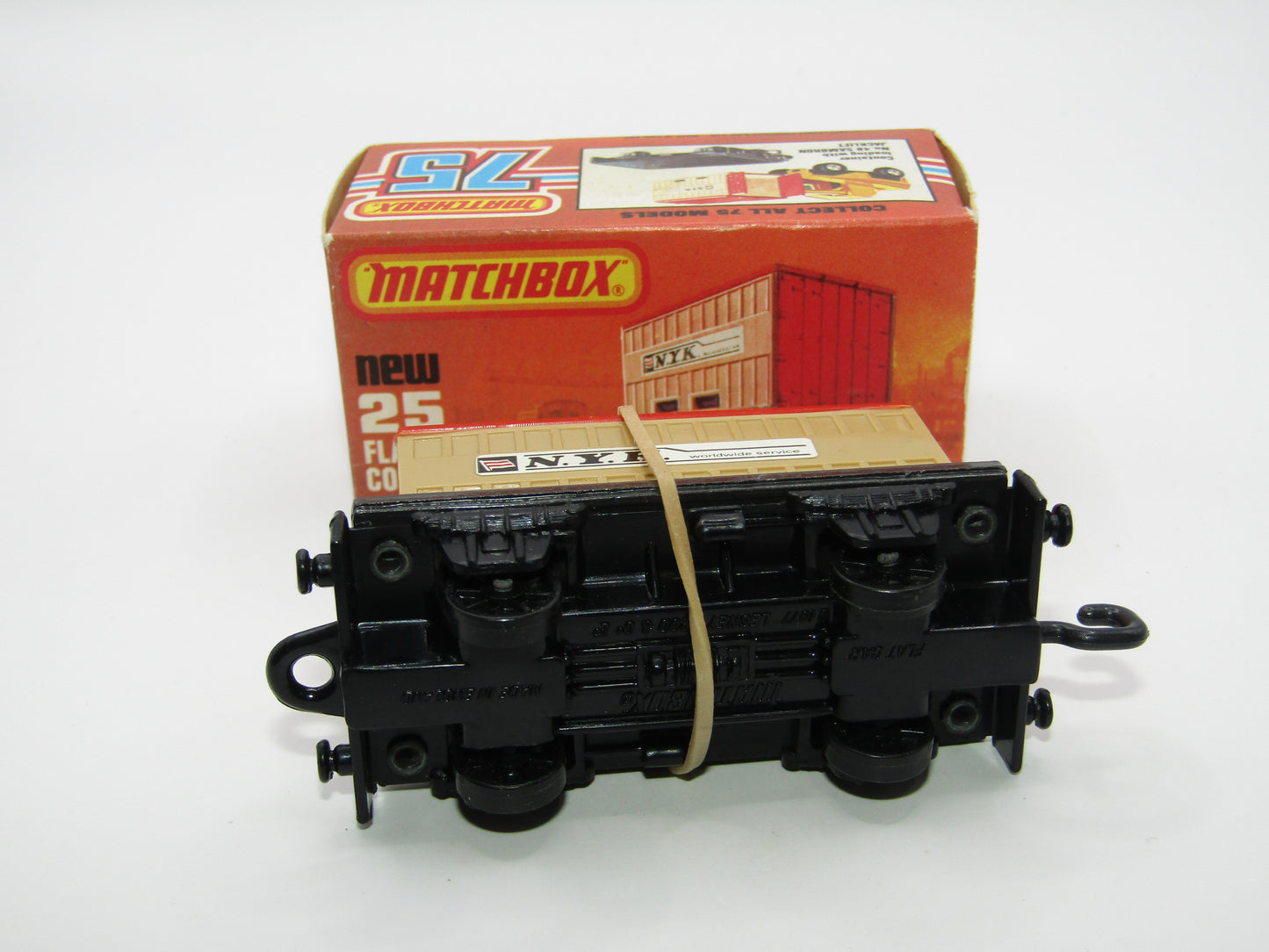 Matchbox Superfast No 25C Flat Car Container NYK CARAMEL Container