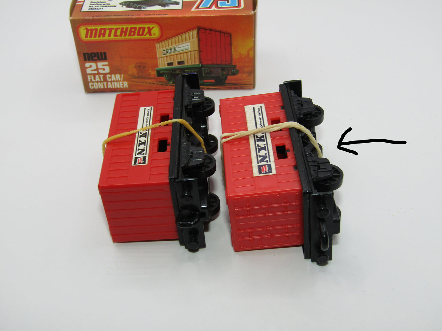 Matchbox Superfast No 25C Flat Car Container ORANGE-RED NYK