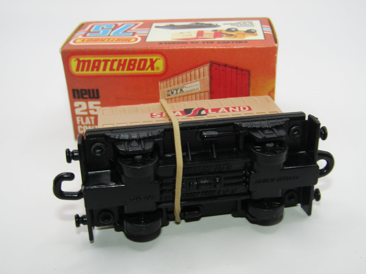 Matchbox Superfast No 25C Flat Car Container Sealand - DIFFERENT Labels