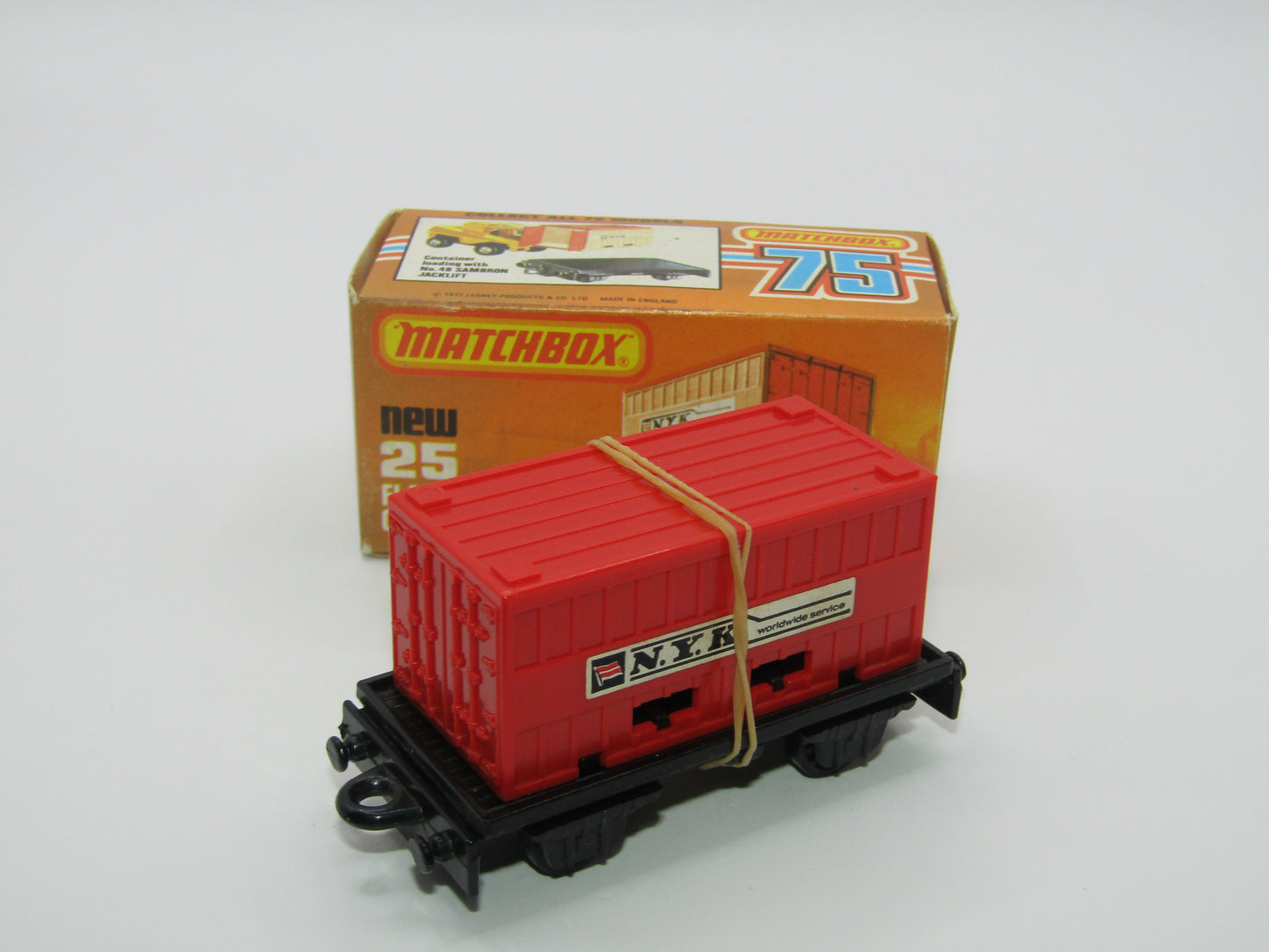 Matchbox Superfast No 25C Flat Car Container Red NYK