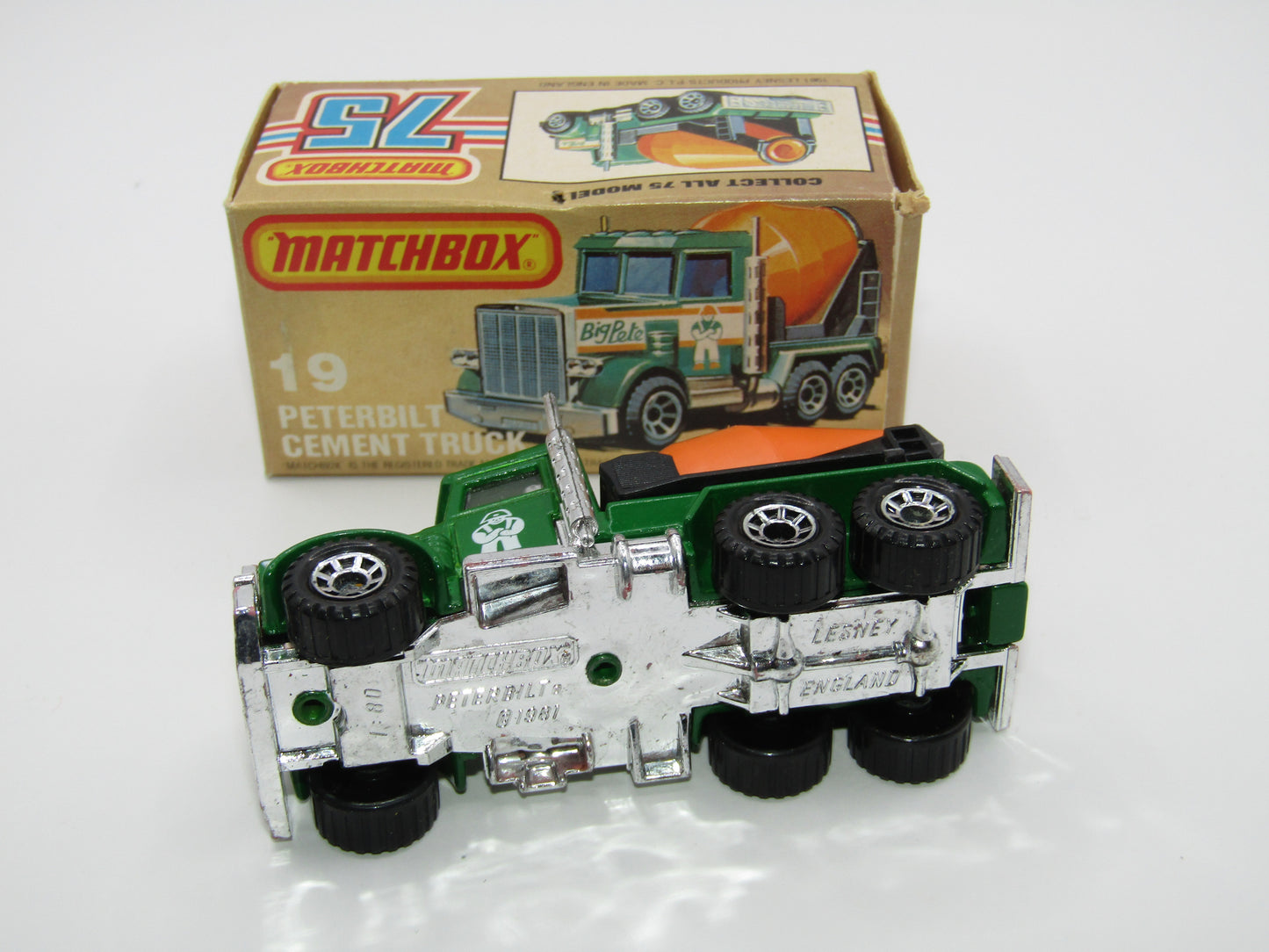 Matchbox Superfast No 19D Peterbilt Cement Truck SOLID GREEN, CLEAR WINDOWS