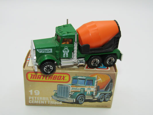 Matchbox Superfast No 19D Peterbilt Cement Truck SOLID GREEN, Amber Windows