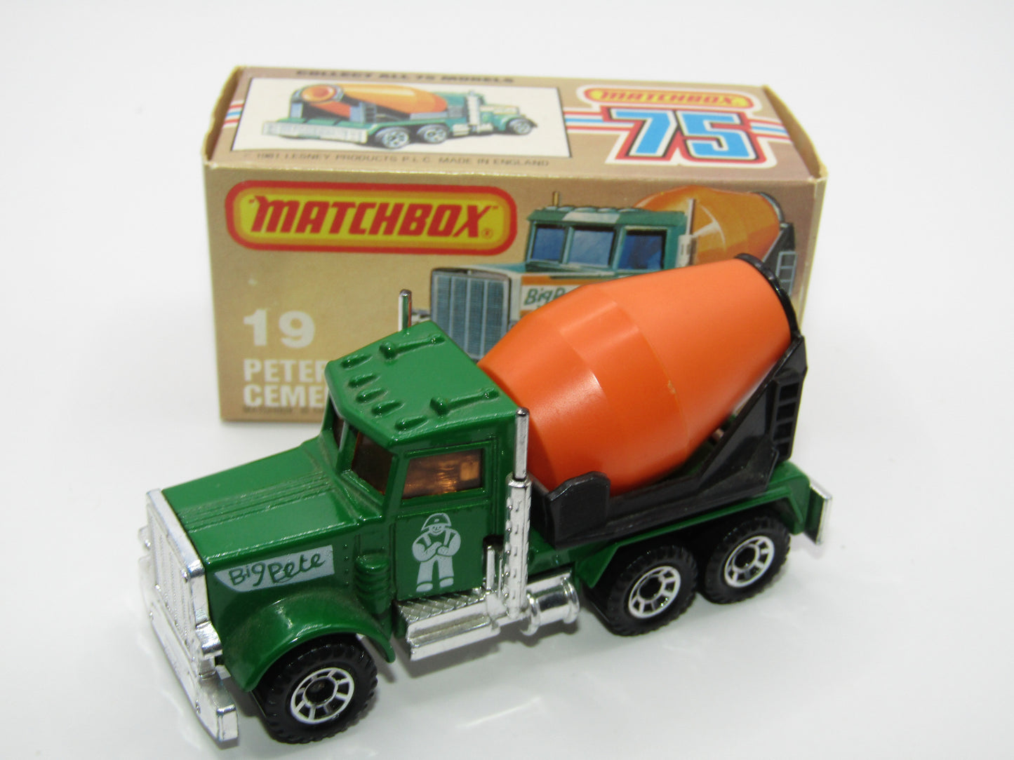 Matchbox Superfast No 19D Peterbilt Cement Truck SOLID GREEN, Amber Windows
